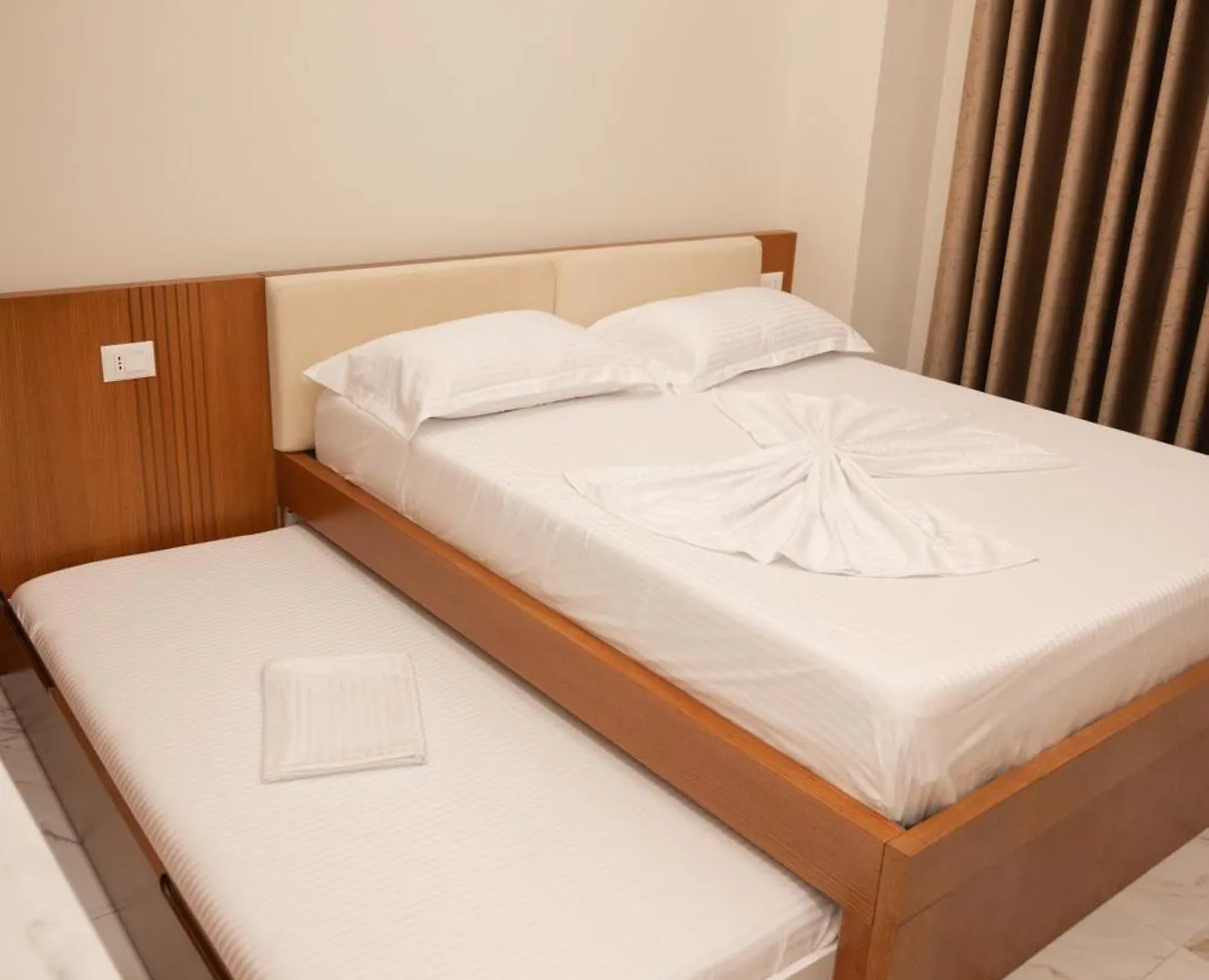 Apartment Dervishaj'S Rooms Durres