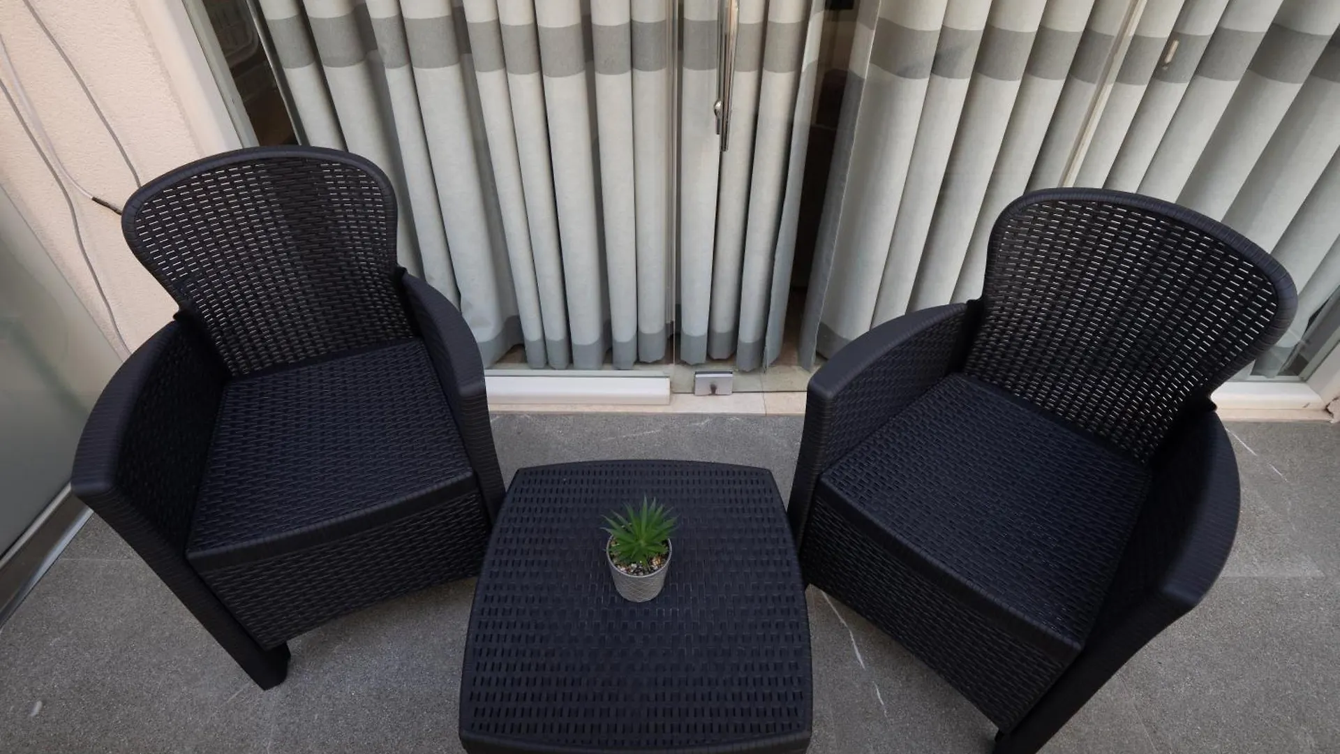 Apartment Dervishaj'S Rooms Durres