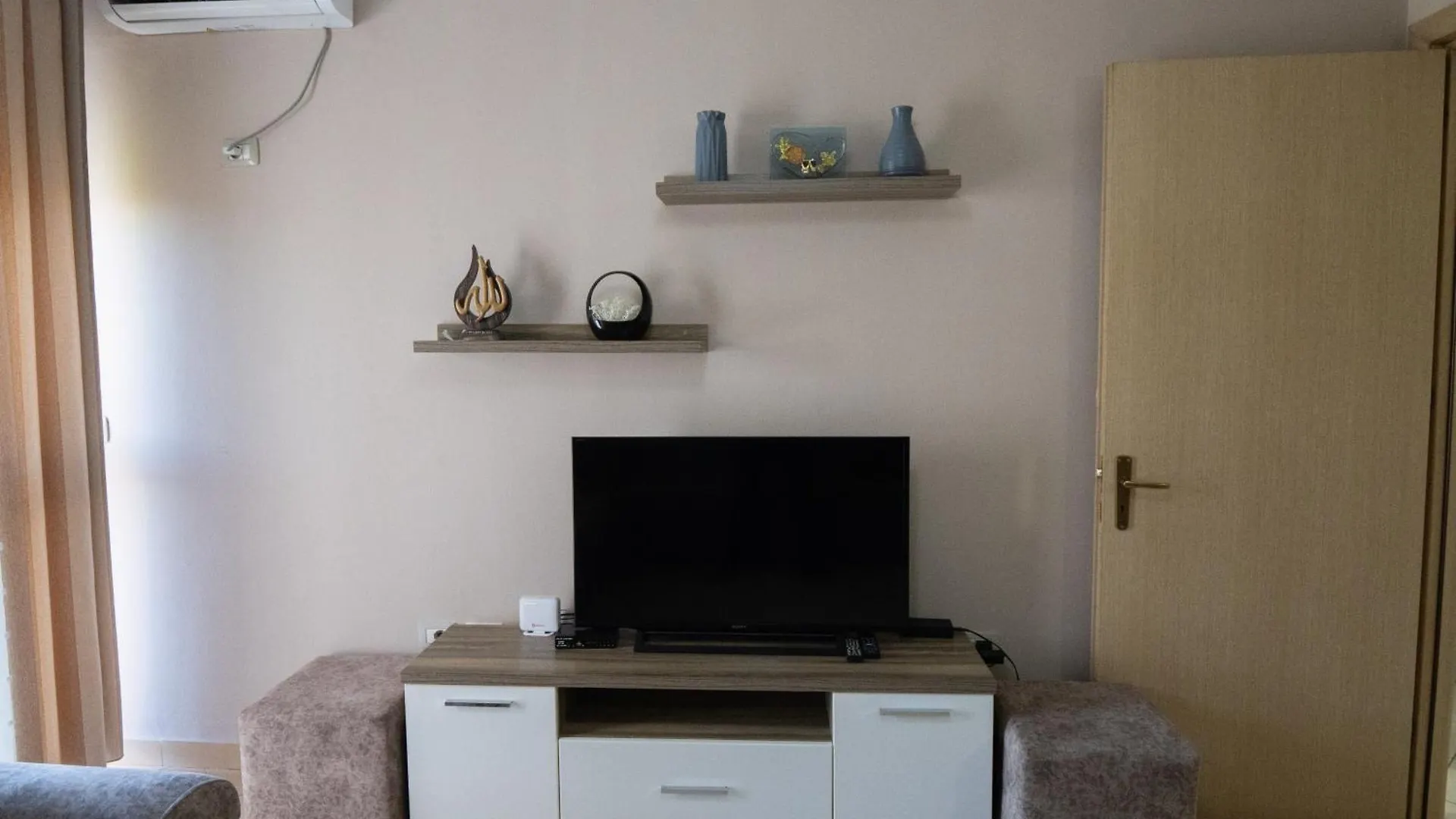 Dervishaj'S Rooms Durres