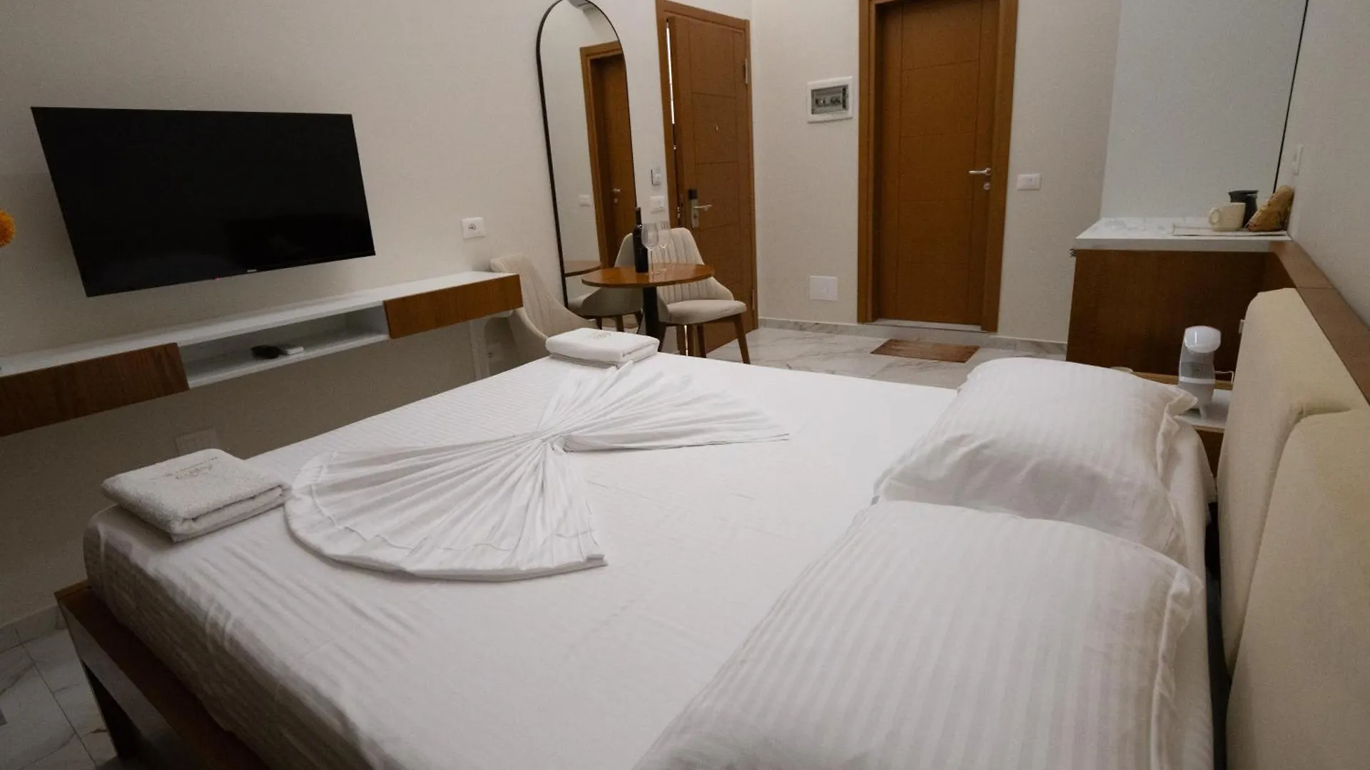 Dervishaj'S Rooms Durres Apartment